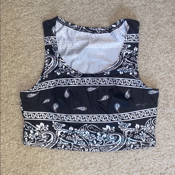 ROMWE Tops - BLACK BANDANA TOP